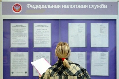 Годовую бухгалтерскую отчетность в учреждение статистики и налоговые инспекции компании должны сдавать раз в год не позднее 31 марта. Этого же порядка необходимо придерживаться и организациям-"упрощенцам".